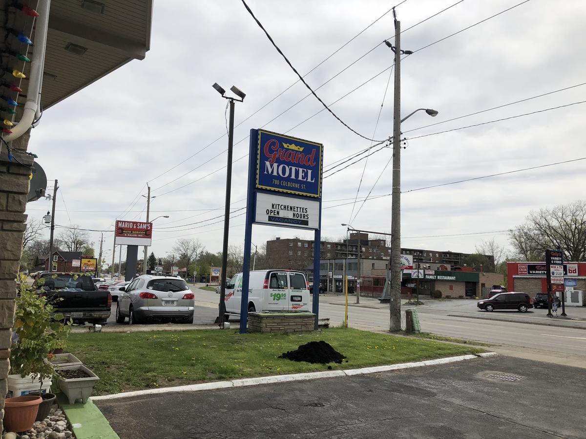 برانتفورد Grand Motel المظهر الخارجي الصورة
